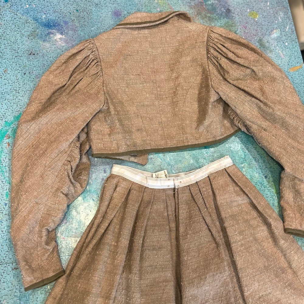 Shakespearean Shrug Set - Picture 10 of 16
